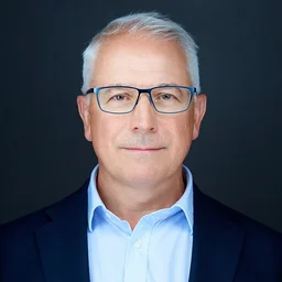 Varga Zoltán okleveles sebészeti szakasszisztens, MODELLO Intézet